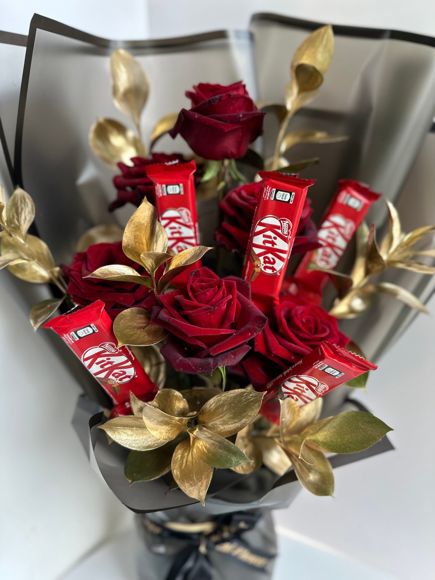 Roses Arrangement with KitKat